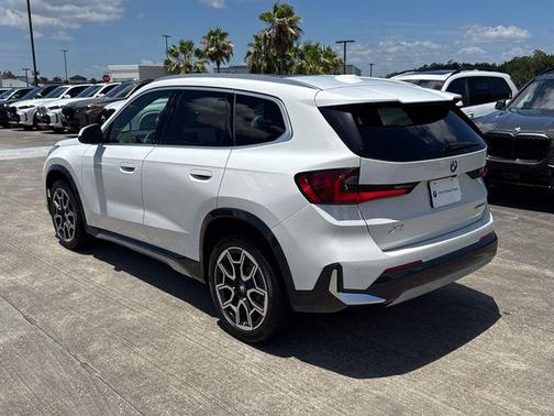 Alpine White 2026 BMW X1 xDrive28i