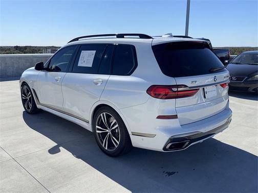 2022 BMW X7 M50i