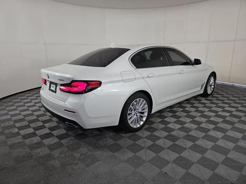 2023 BMW 530 i