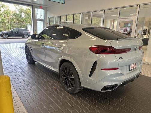 2024 BMW X6 M60i