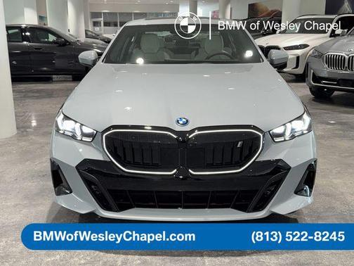 Brooklyn Grey Metallic 2026 BMW i5 eDrive40