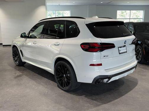 Alpine White 2026 BMW X5 xDrive40i