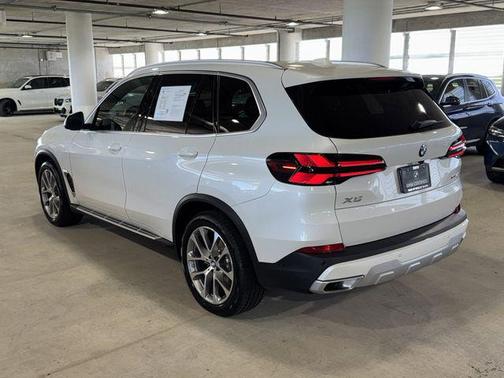 Mineral White Metallic 2026 BMW X5 xDrive40i