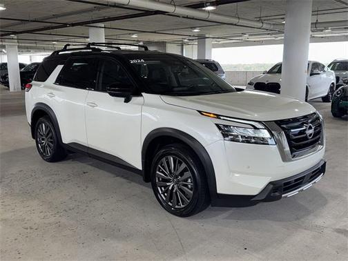 2024 Nissan Pathfinder SL FWD