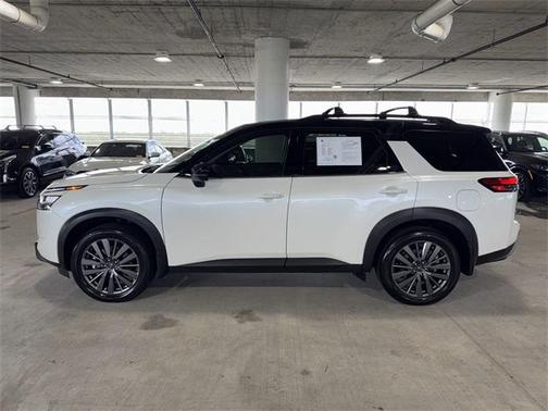 2024 Nissan Pathfinder SL FWD