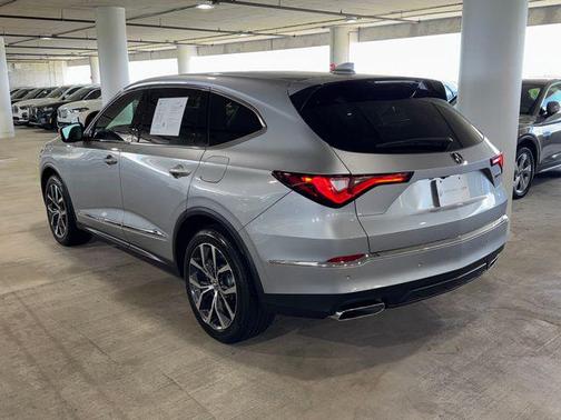 Lunar Silver Metallic 2023 Acura MDX Technology Package