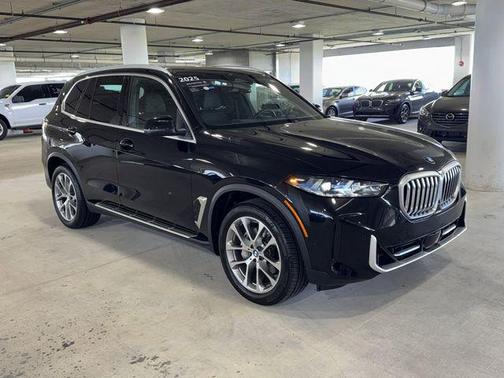 Black Sapphire Metallic 2025 BMW X5 xDrive40i