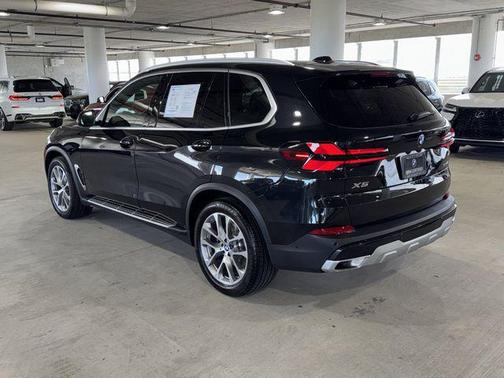 Black Sapphire Metallic 2025 BMW X5 xDrive40i