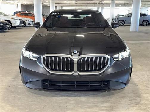 2025 BMW 530 530i