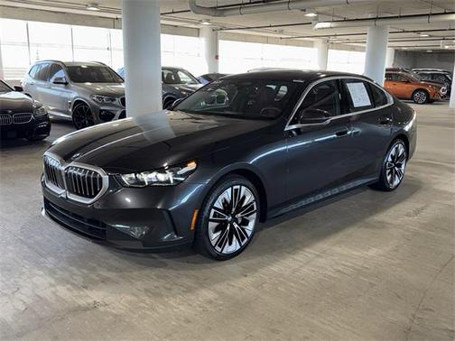 2025 BMW 530 530i