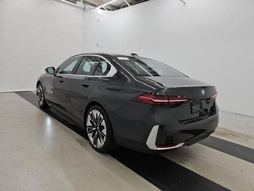 2025 BMW 530 530i