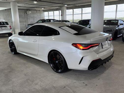 Mineral White Metallic 2022 BMW M440 i