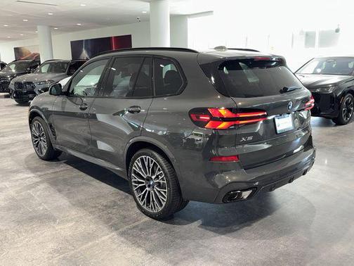 Dravit Grey Metallic 2026 BMW X5 xDrive40i