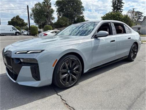 2023 BMW 740 i