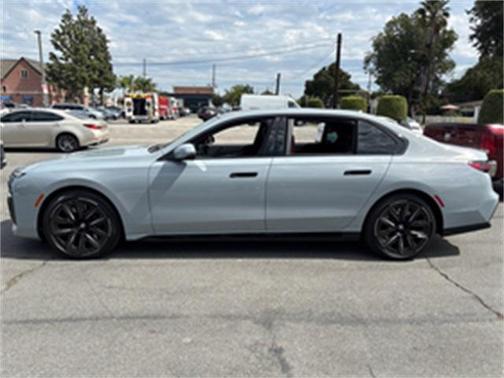 2023 BMW 740 i