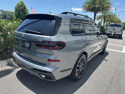 2025 BMW X7 xDrive40i