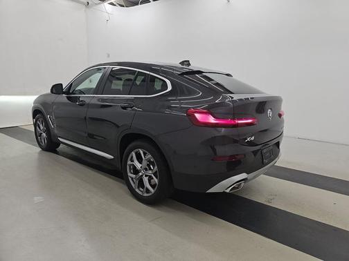 2025 BMW X4 xDrive30i