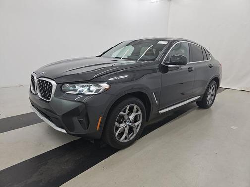 2025 BMW X4 xDrive30i