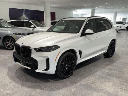 Mineral White Metallic 2026 BMW X5 sDrive40i
