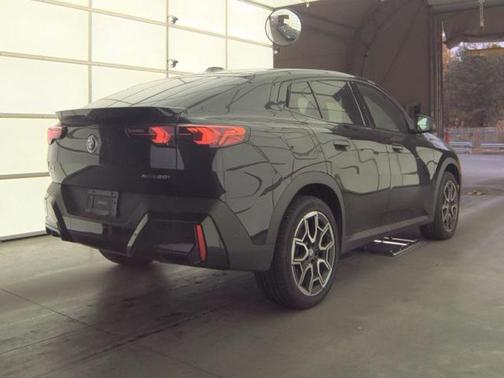 2025 BMW X2 xDrive28i