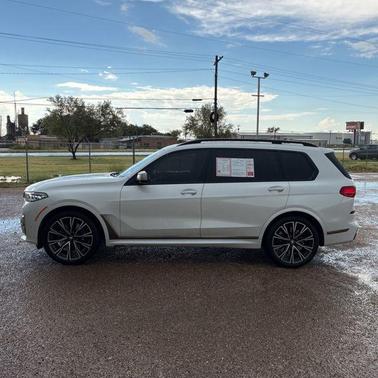 2022 BMW X7 M50i