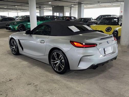 Glacier Silver Metallic 2022 BMW Z4 sDrive30i