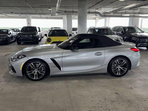 Glacier Silver Metallic 2022 BMW Z4 sDrive30i