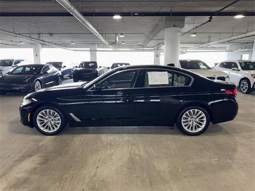 2022 BMW 530 i