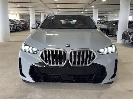 2025 BMW X6 xDrive40i
