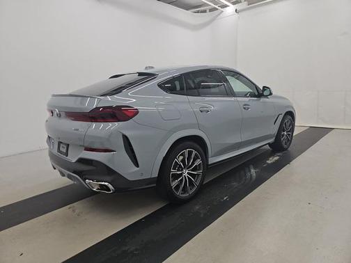 2025 BMW X6 xDrive40i