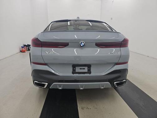 2025 BMW X6 xDrive40i