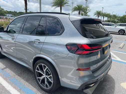 Skyscraper Grey Metallic 2026 BMW X5 PHEV xDrive50e