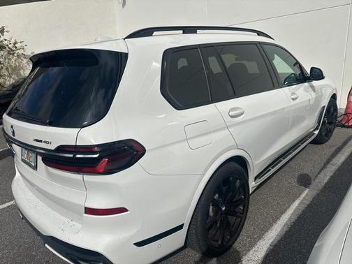 2023 BMW X7 xDrive40i