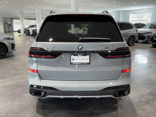 Brooklyn Grey Metallic 2027 BMW X7 xDrive40i