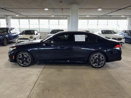 Carbon Black Metallic 2025 BMW i5 xDrive40