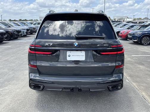 Dravit Grey Metallic 2027 BMW X7 xDrive40i
