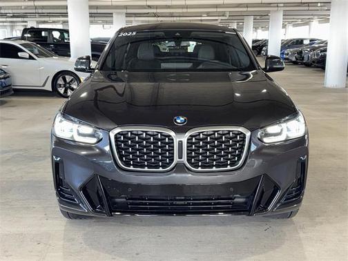 2025 BMW X4 xDrive30i