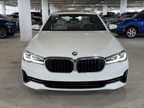 Alpine White 2023 BMW 540 i