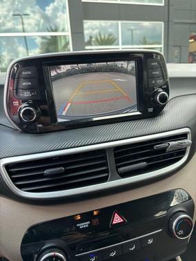 2021 Hyundai TUCSON SE