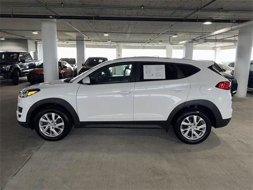 2021 Hyundai TUCSON SE
