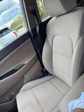 2021 Hyundai TUCSON SE