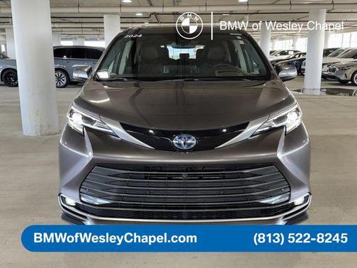 2024 Toyota Sienna Platinum