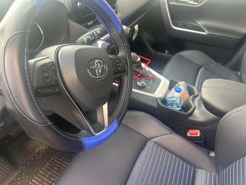 2025 Toyota RAV4 Hybrid SE