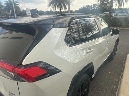 2025 Toyota RAV4 Hybrid SE