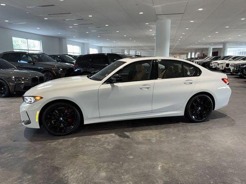 Alpine White 2026 BMW 330 330i