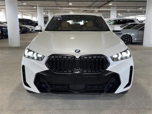 2025 BMW X6 xDrive40i