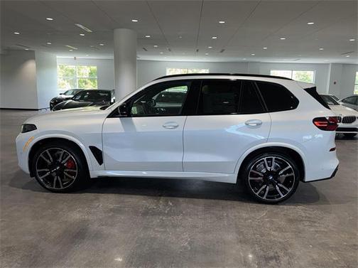2025 BMW X5 M60i