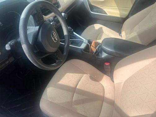 Ice Cap 2025 Toyota RAV4 XLE