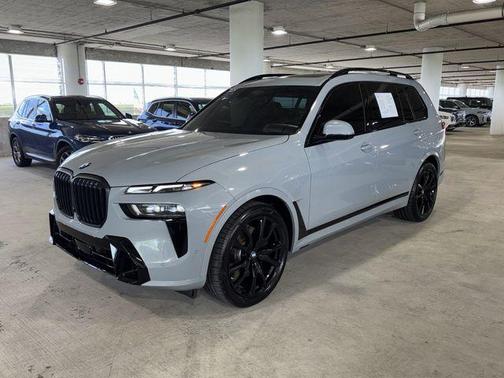 Gray Metallic 2025 BMW X7 xDrive40i