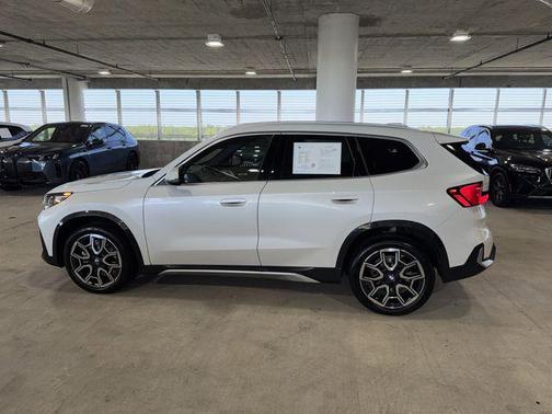 Mineral White Metallic 2025 BMW X1 xDrive28i